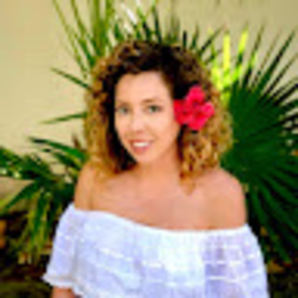 Meet your Posher, Elia victoria